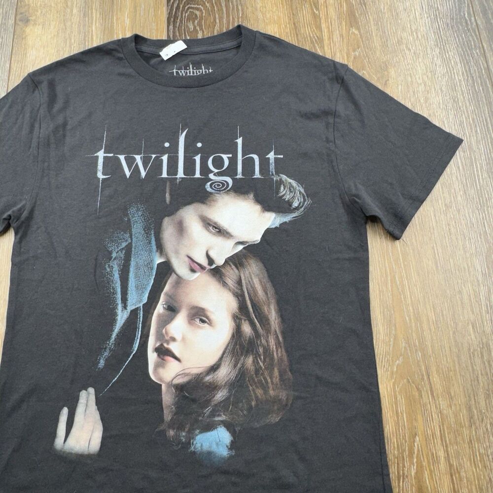 Twilight Saga Shirt Mens S Black 2023 NWT Movie Promo Tee Edward Bella Vampire